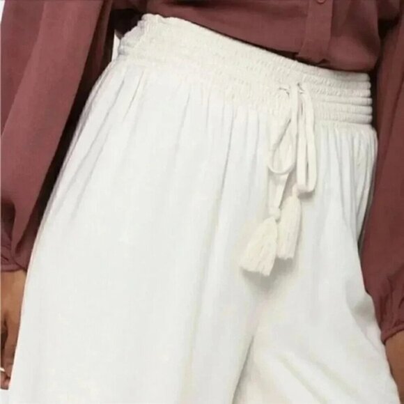 American Eagle Wide Leg Pants with Crochet Bottom Boho Crop Cream Size  Small - Picture 3 of 9